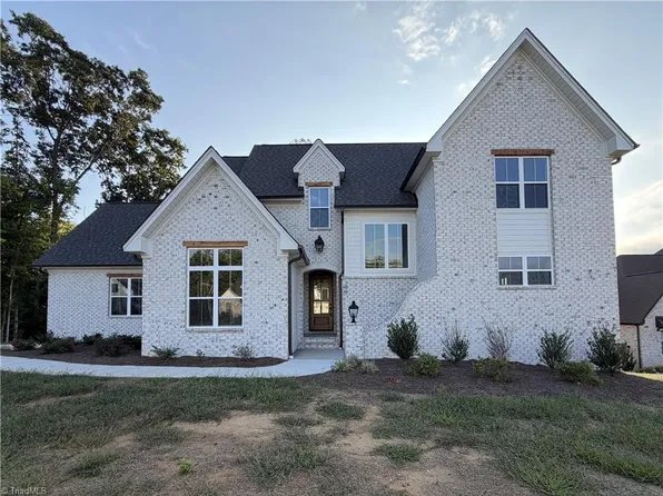 293 Old Heritage Dr, Winston Salem, NC 27107