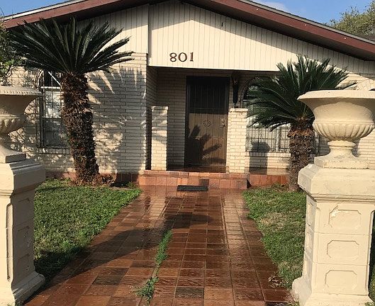 2nd image of 801 N Calle Del Cedro
