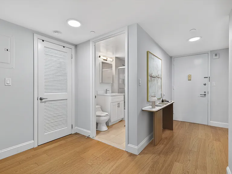 308 E 38th St #15-C — Photo 4