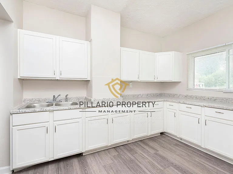 510 N Dearborn St — Photo 6