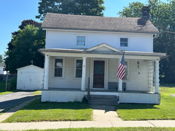 147 S Pawling St, Hagaman, NY 12086