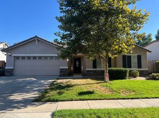 2818 W Brooke Ave, Visalia, CA
