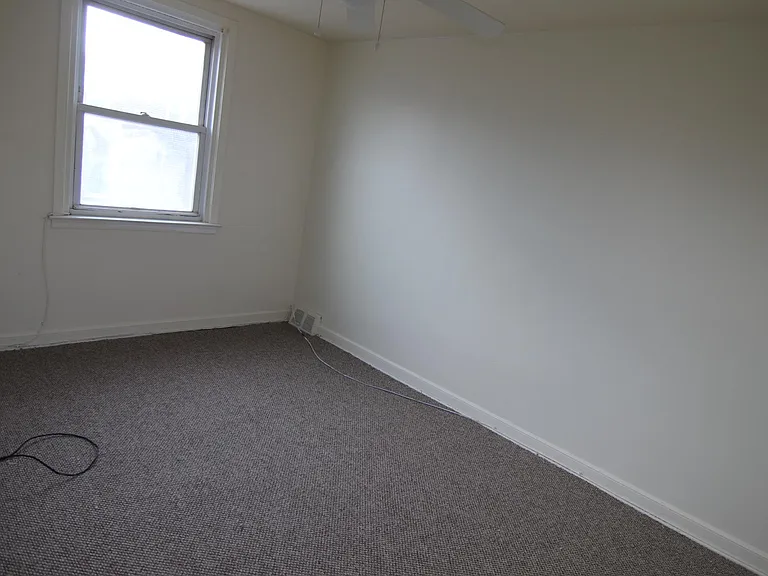 4512 Robbins Ave — Photo 6