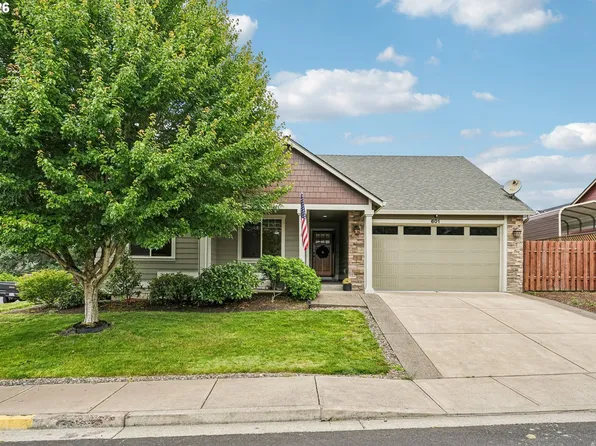 601 N 6th St, Carlton, OR 97111