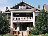 1st image of 166 1/2 W Hubbard Ave
