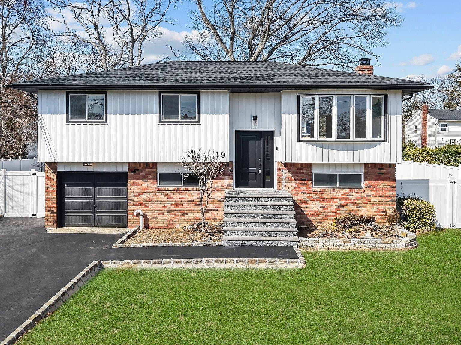 19 State Street, West Babylon, NY 11704 | MLS #840807 | Zillow 19 State Street, West Babylon, NY 11704 | MLS #840807 | Zillow