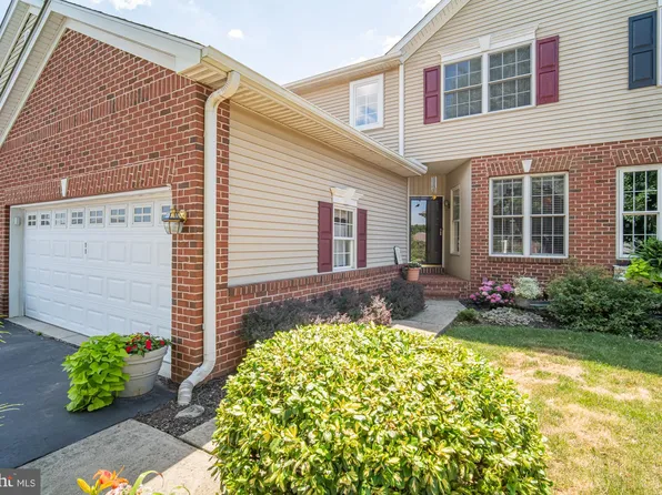 11 Weaver Ave, Ephrata, PA 17522