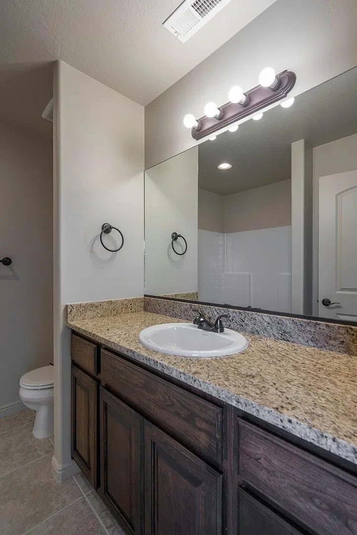 370 W Buena Vista Blvd — Photo 4