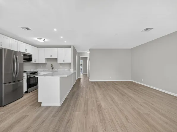 42 Easthampton E, West Palm Beach, FL