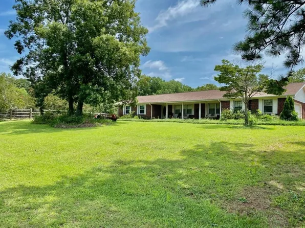 625 Darrell Dr, Tuscumbia, AL 35674