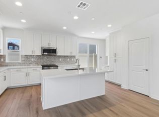 711 Kingbird Loop, Oceanside, CA 92058