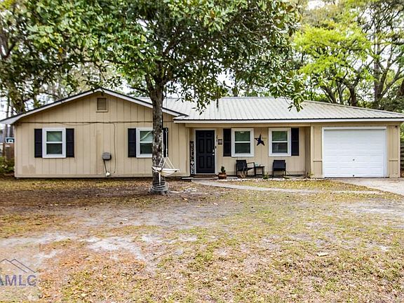 2nd image of 204 Honey Lane Cir
