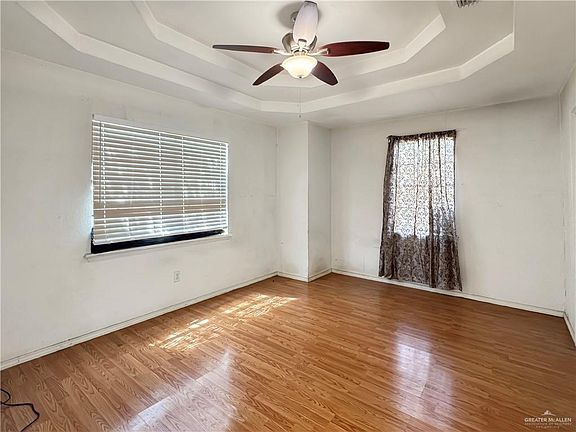 5th image of 510 W Falcon Ave