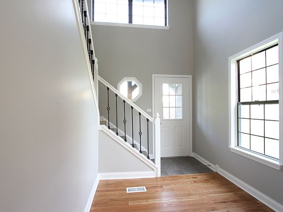 3rd image of 238 Oak Knoll Ln