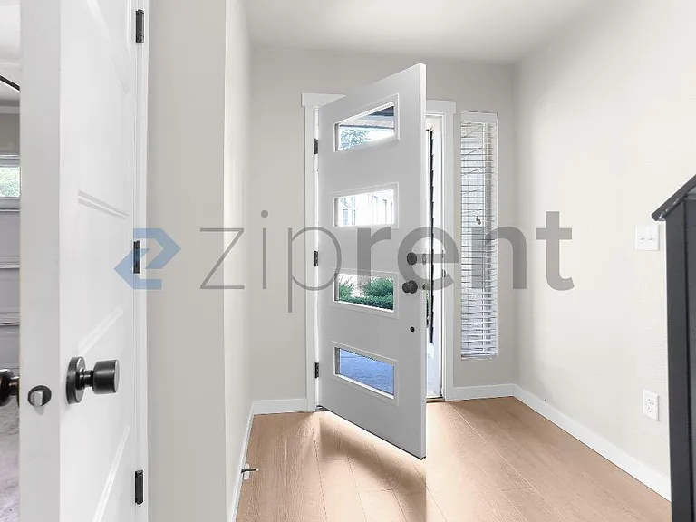 13717 Admiralty Way #L4 — Photo 3