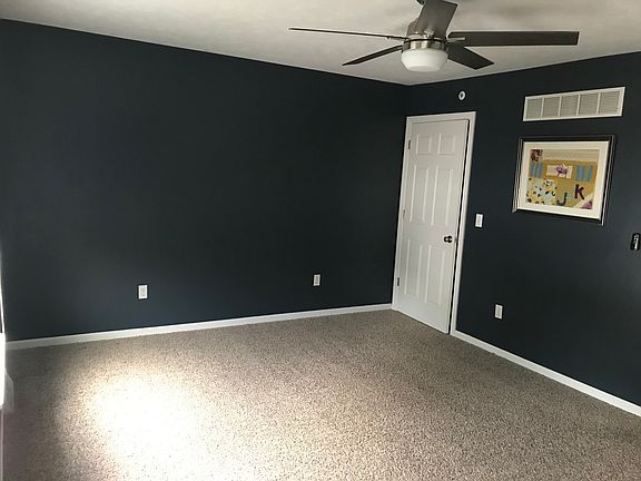 Master bedroom (1 of 2)