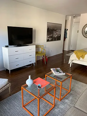 Rented by Compass | media 14