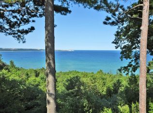 3 Vantage Pointe Gln, Glen Arbor, MI 49636