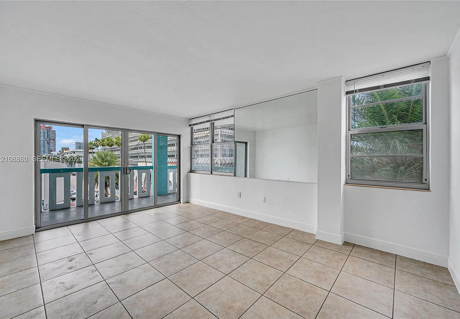 Collins Manor Condo — Photo 2