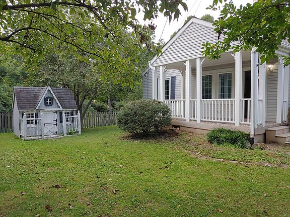 2nd image of 117 Circle Dr