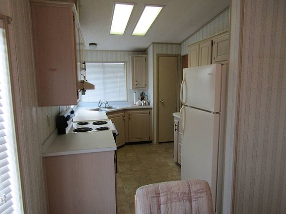 4th image of 1701 W Commerce Ave Lot 137