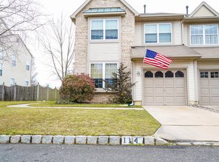 114 Lincoln Ln, Berlin, NJ 08009