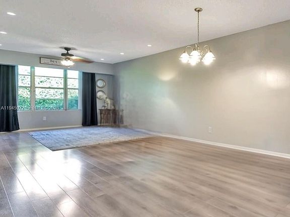 3rd image of 842 Banks Rd