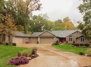 9909 Hunters Retreat, Fort Wayne, IN 46804