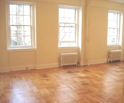 Rented by Metropolitan Equities | media 8