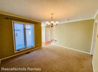 8405 W 119th Ter, Overland Park, KS 66213