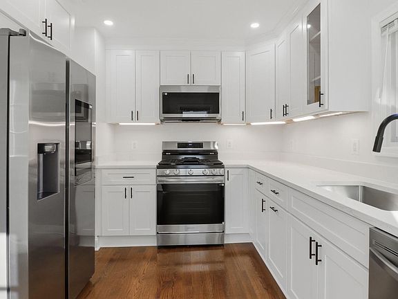 3rd image of 5633 Jamestown Rd