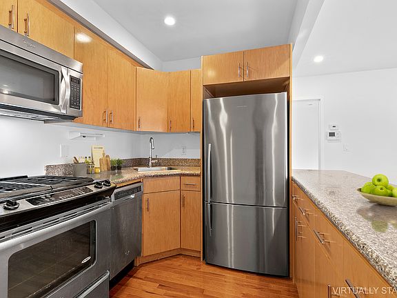 4th image of 400 15th St APT 4B
