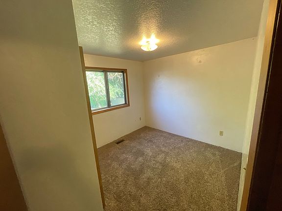5th image of 347 SW Ewen St