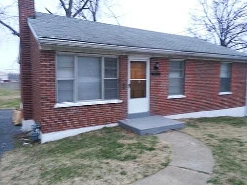 1st image of 811 Fontaine Pl