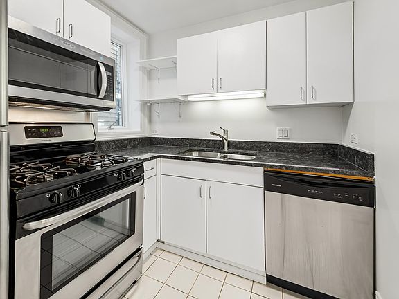 3rd image of 1619 N Mohawk St #1F