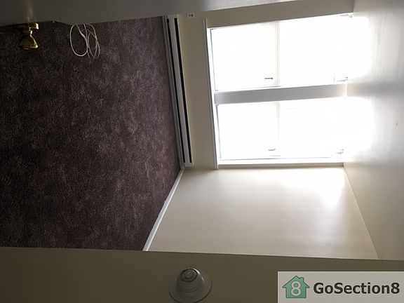4th image of 5549 Germantown Ave APT C