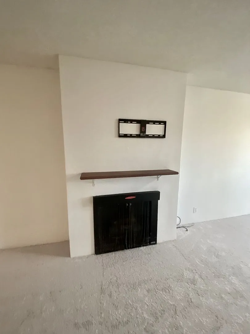 Beautiful 1 Bedroom Condo With An Amazing View In Gated Community — Photo 2