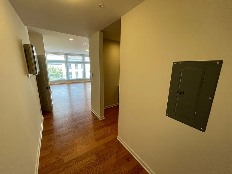 99 Pine Street — Photo 3