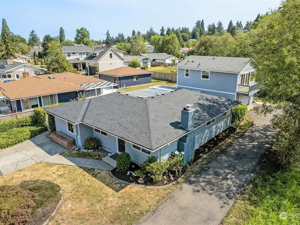 715 5th St, Steilacoom, WA 98388