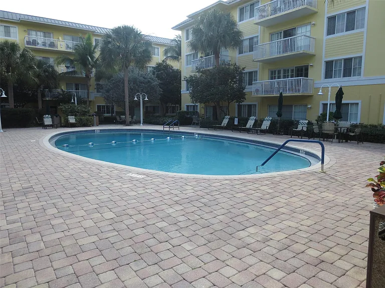 1515 E Broward Blvd #227 — Photo 44
