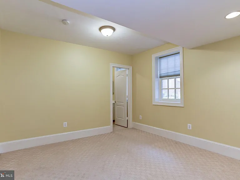 7233 Addington Dr — Photo 18