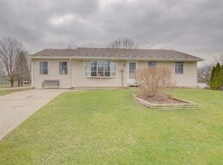 1802 Versailles Dr, Kokomo, IN 46902