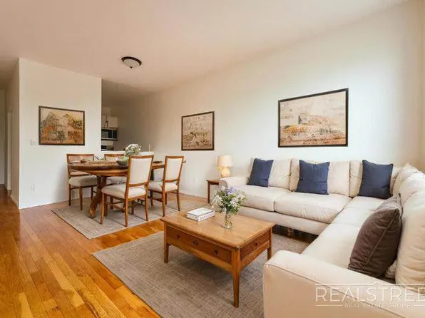 2330 Ocean Avenue image 2 of 7