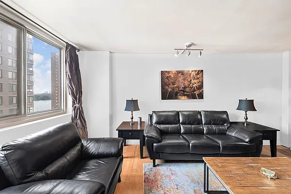 Sold by Nest Seekers International | media 2