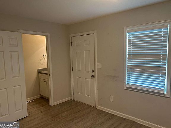 3rd image of 2604 Campbellton Rd SW #3C