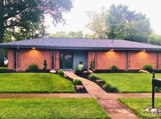 221 Fawn Meadows Dr, Ballwin, MO 63011