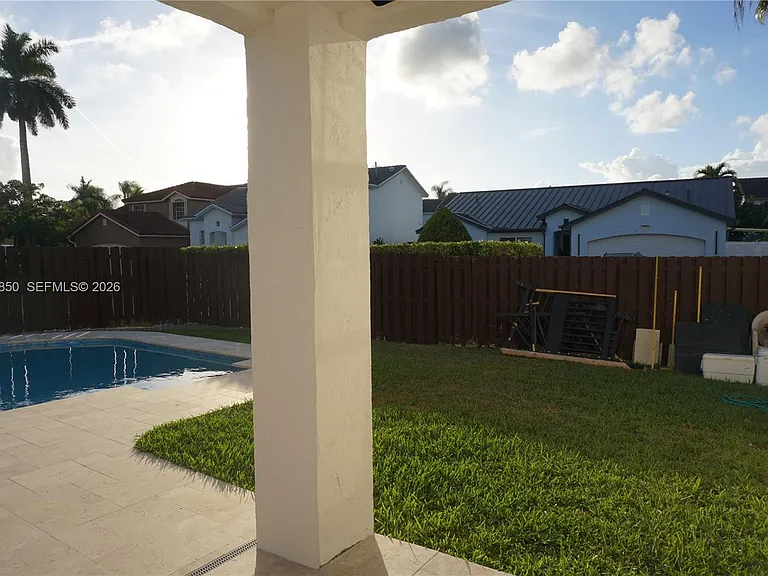 15614 SW 110th Ter — Photo 44