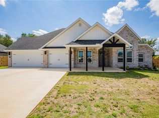 1205 Oak Bend Loop, Springdale, AR 72762