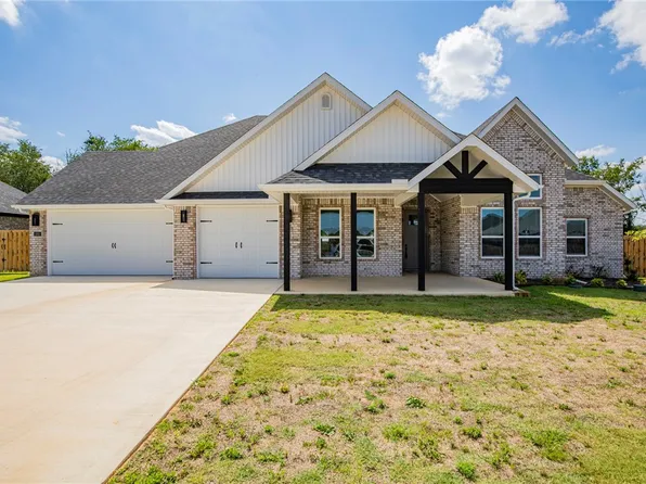 1205 Oak Bend Loop, Springdale, AR 72762