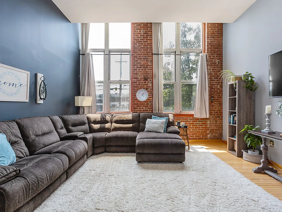 262 Main St #203